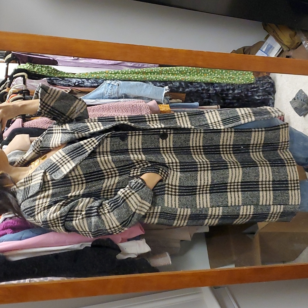 Spring Coat - Picture 2 of 4